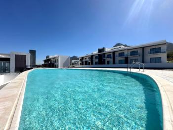 Girne Karaoğlanoğlu Full Eşyalı ve Havuzlu Sitede Deniz Manzaralı 2+1 Kiralık Daireler