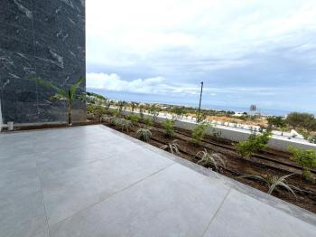 Girne Karaoğlanoğlu Full Eşyalı ve Havuzlu Sitede Deniz Manzaralı 2+1 Kiralık Daireler