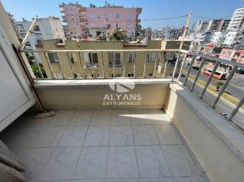 ALYANS'TAN MÜKEMMEL LOKASYONDA GMK BULVARI ÜZERİ GENİŞ 3+1