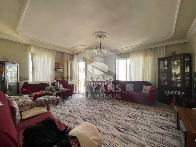 ALYANS'TAN MÜKEMMEL LOKASYONDA GMK BULVARI ÜZERİ GENİŞ 3+1