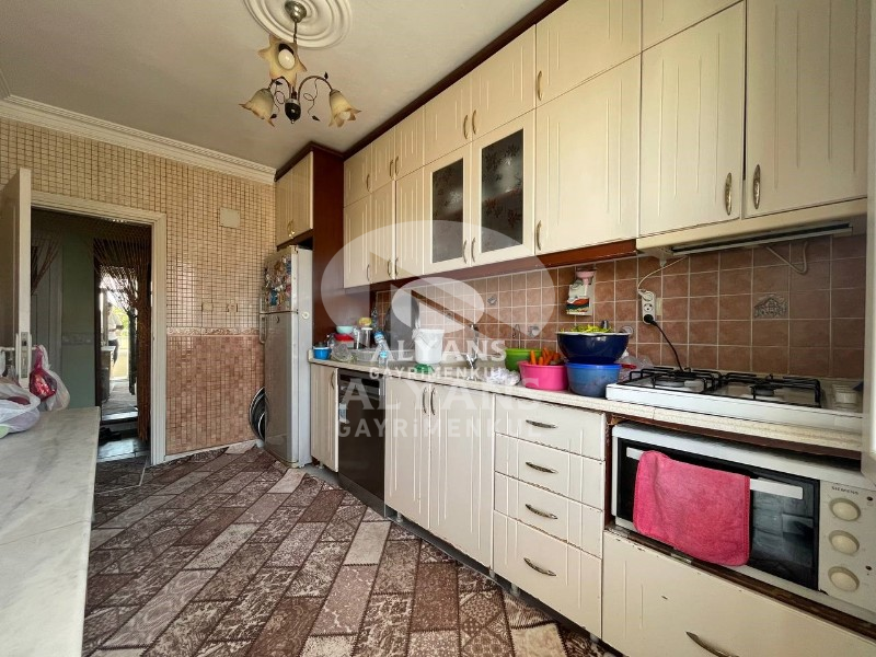 ALYANS'TAN MÜKEMMEL LOKASYONDA GMK BULVARI ÜZERİ GENİŞ 3+1