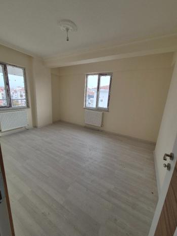 GÜVENAY -  ÇORUM BUHARAEVLER KEVSER CAMİİ YANI 3+1 SATILIK DAİRE