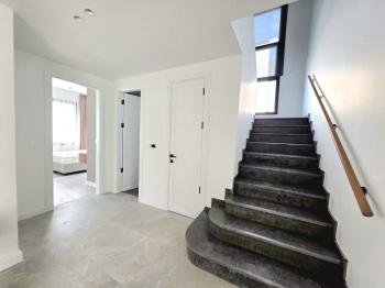 KKTC Girne Edremit'te Muhteşem Lokasyonda Site İçerisinde Özel Havuzlu Sıfır Eşyalı Kiralık 3+1 Lüks Villa