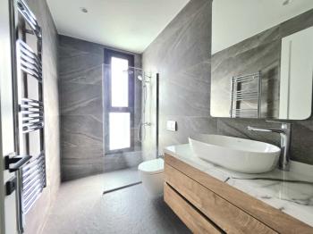 KKTC Girne Edremit'te Muhteşem Lokasyonda Site İçerisinde Özel Havuzlu Sıfır Eşyalı Kiralık 3+1 Lüks Villa