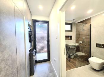 KKTC Girne Edremitte Muhteşem Konumda Satılık 4+1 Bodrumlu Lüks Villa