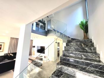 KKTC Girne Edremitte Muhteşem Konumda Satılık 4+1 Bodrumlu Lüks Villa