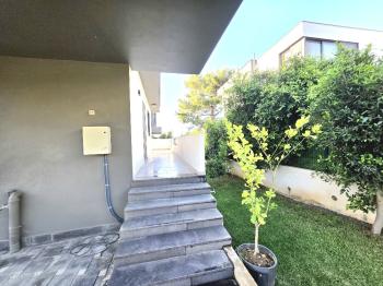 KKTC Girne Edremitte Muhteşem Konumda Satılık 4+1 Bodrumlu Lüks Villa