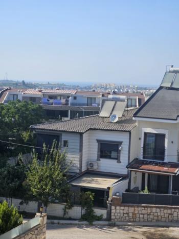 DİDİM HİSAR MAHALLESİNDE DENİZ MANZARALI  GENİŞ BAHÇELİ SIFIR 3+1 SATILIK VİLLA