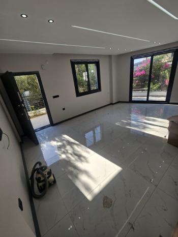 DİDİM HİSAR MAHALLESİNDE DENİZ MANZARALI  GENİŞ BAHÇELİ SIFIR 3+1 SATILIK VİLLA