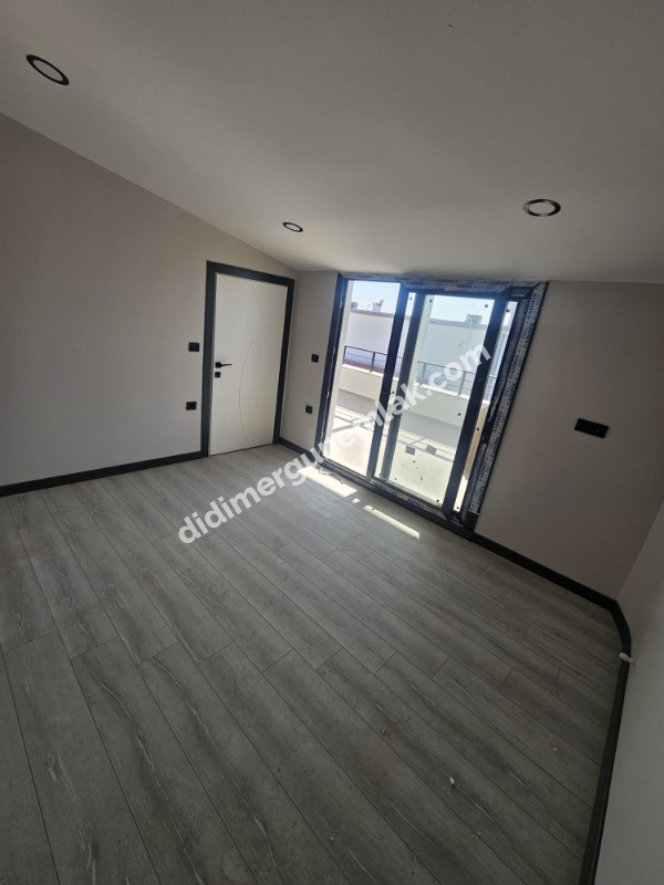 DİDİM HİSAR MAHALLESİNDE DENİZ MANZARALI  GENİŞ BAHÇELİ SIFIR 3+1 SATILIK  VİLLA