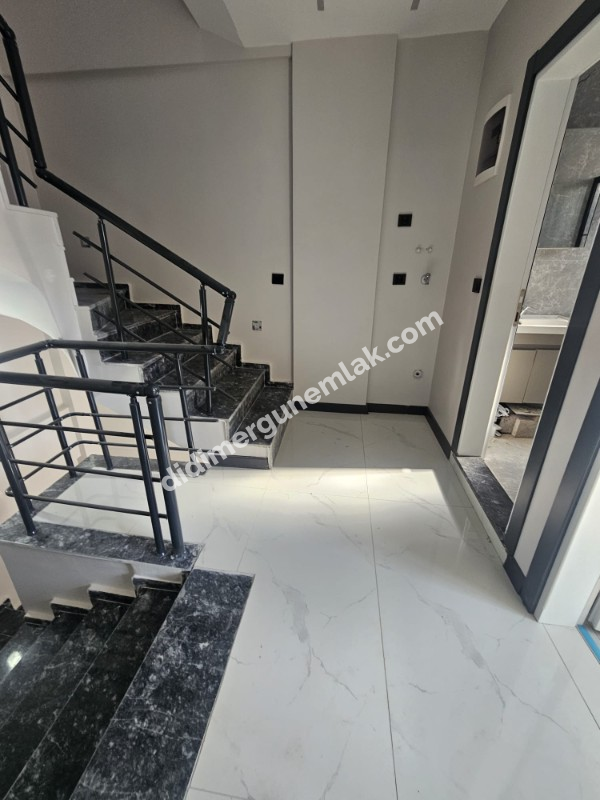 DİDİM HİSAR MAHALLESİNDE DENİZ MANZARALI  GENİŞ BAHÇELİ SIFIR 3+1 SATILIK  VİLLA