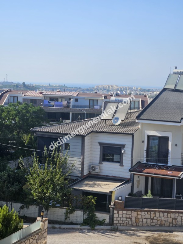 DİDİM HİSAR MAHALLESİNDE DENİZ MANZARALI  GENİŞ BAHÇELİ SIFIR 3+1 SATILIK  VİLLA