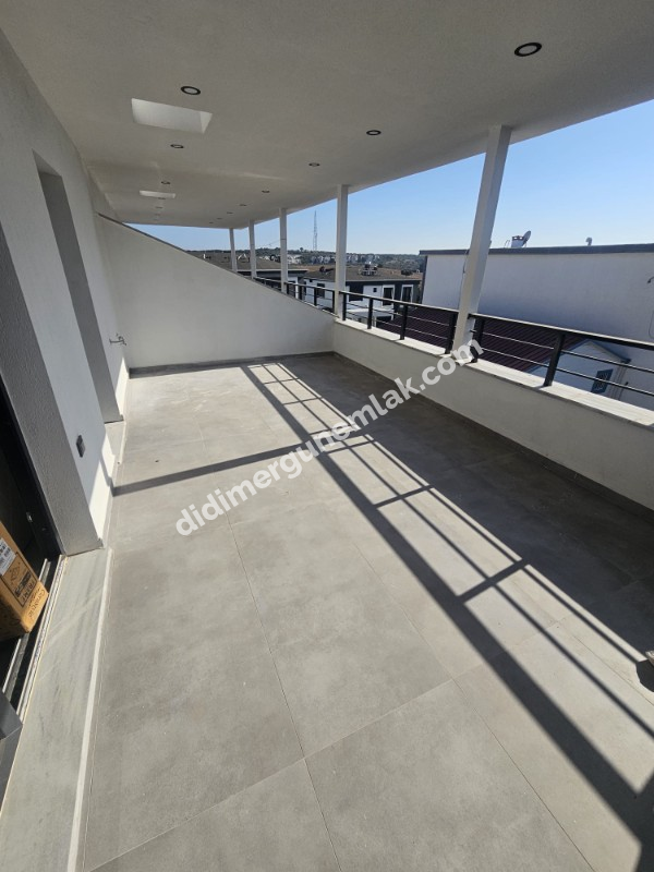 DİDİM HİSAR MAHALLESİNDE DENİZ MANZARALI  GENİŞ BAHÇELİ SIFIR 3+1 SATILIK  VİLLA