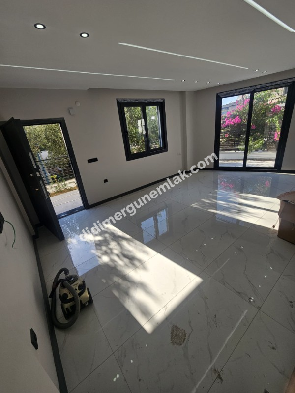 DİDİM HİSAR MAHALLESİNDE DENİZ MANZARALI  GENİŞ BAHÇELİ SIFIR 3+1 SATILIK  VİLLA