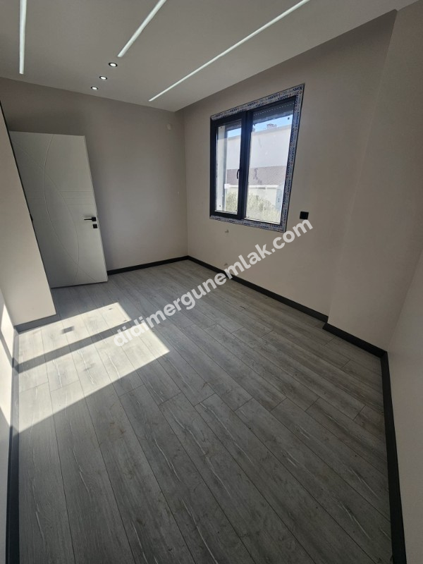 DİDİM HİSAR MAHALLESİNDE DENİZ MANZARALI  GENİŞ BAHÇELİ SIFIR 3+1 SATILIK  VİLLA