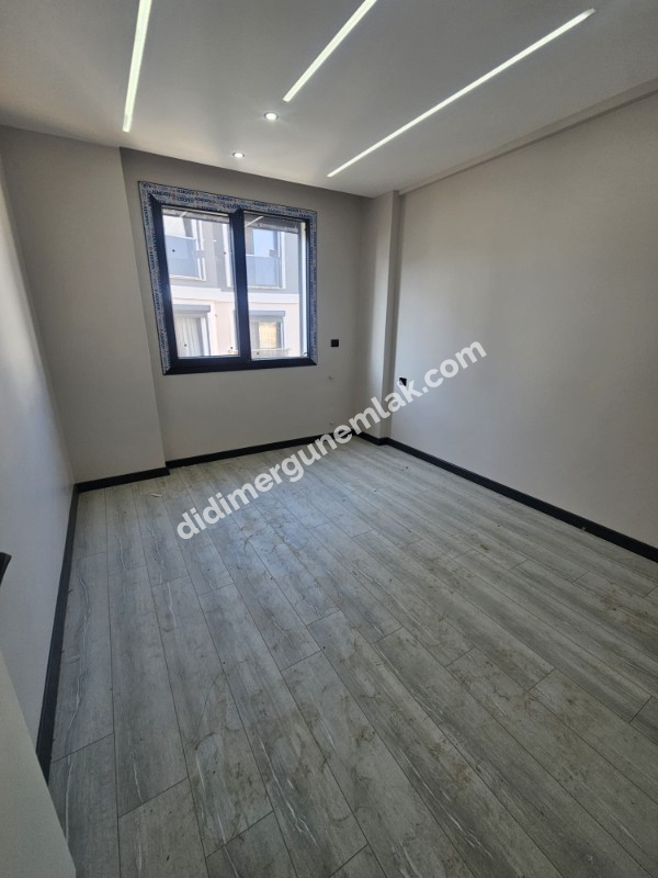 DİDİM HİSAR MAHALLESİNDE DENİZ MANZARALI  GENİŞ BAHÇELİ SIFIR 3+1 SATILIK  VİLLA