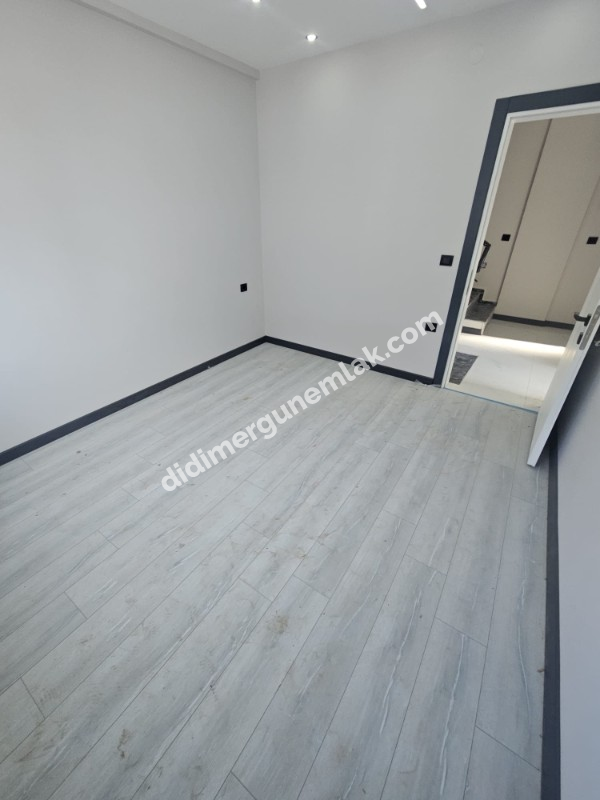 DİDİM HİSAR MAHALLESİNDE DENİZ MANZARALI  GENİŞ BAHÇELİ SIFIR 3+1 SATILIK  VİLLA