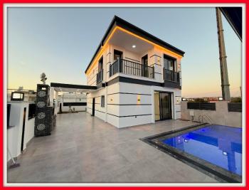 Didim'de Satılık 4+1 Lüks Villa