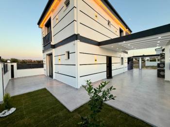 Didim'de Satılık 4+1 Lüks Villa