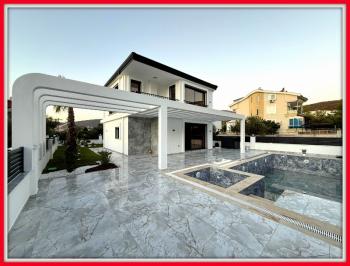 Didim Akbükde Satılık 4+1 Tam Müstakil Villa