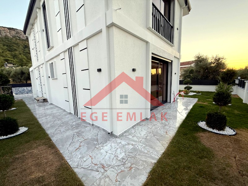 Didim Akbükde Satılık 4+1 Tam Müstakil Villa