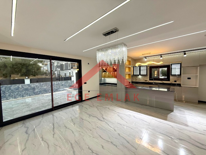 Didim Akbükde Satılık 4+1 Tam Müstakil Villa