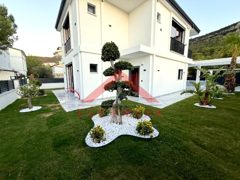Didim Akbükde Satılık 4+1 Tam Müstakil Villa