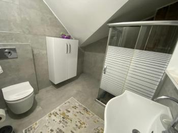 MUDANYA ÖMERBEY MERKEZDE SAHİLE 300 METRE 5 YAŞ BİNADA 186 M2 3+1 DUBLEKS DAİRE