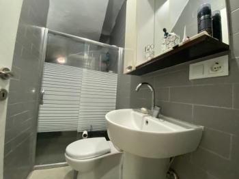 MUDANYA ÖMERBEY MERKEZDE SAHİLE 300 METRE 5 YAŞ BİNADA 186 M2 3+1 DUBLEKS DAİRE