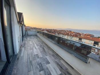 MUDANYA ÖMERBEY MERKEZDE SAHİLE 300 METRE 5 YAŞ BİNADA 186 M2 3+1 DUBLEKS DAİRE