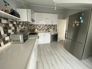 MUDANYA ÖMERBEY MERKEZDE SAHİLE 300 METRE 5 YAŞ BİNADA 186 M2 3+1 DUBLEKS DAİRE