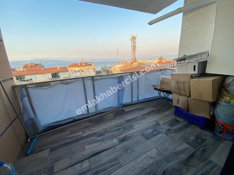 MUDANYA ÖMERBEY MERKEZDE SAHİLE 300 METRE 5 YAŞ BİNADA 186 M2 3+1 DUBLEKS DAİRE