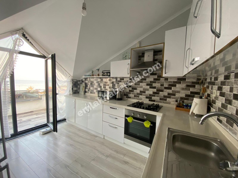MUDANYA ÖMERBEY MERKEZDE SAHİLE 300 METRE 5 YAŞ BİNADA 186 M2 3+1 DUBLEKS DAİRE