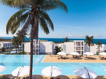 KKTC Girne Esentepe'nin En Donanımlı Sitesinde Denize 300 Metre Mesafede Satılık 2+1 Lüks Daireler