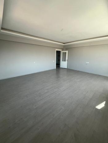 AFYON ÜÇOK EMLAKTAN SÜLÜN BLD YOL ÜZERİ 3+1 LÜX GENİŞ SATILIK DAİRE