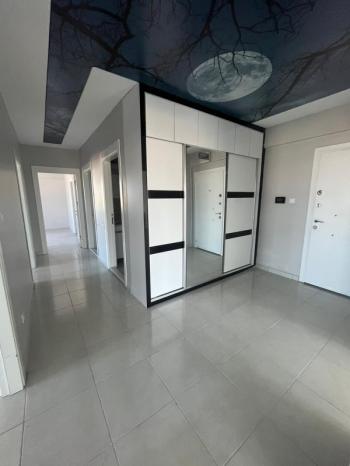 AFYON ÜÇOK EMLAKTAN SÜLÜN BLD YOL ÜZERİ 3+1 LÜX GENİŞ SATILIK DAİRE