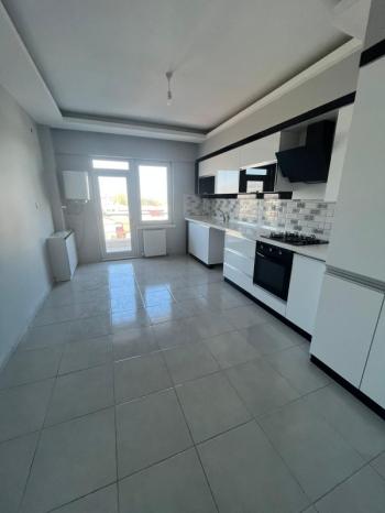 AFYON ÜÇOK EMLAKTAN SÜLÜN BLD YOL ÜZERİ 3+1 LÜX GENİŞ SATILIK DAİRE