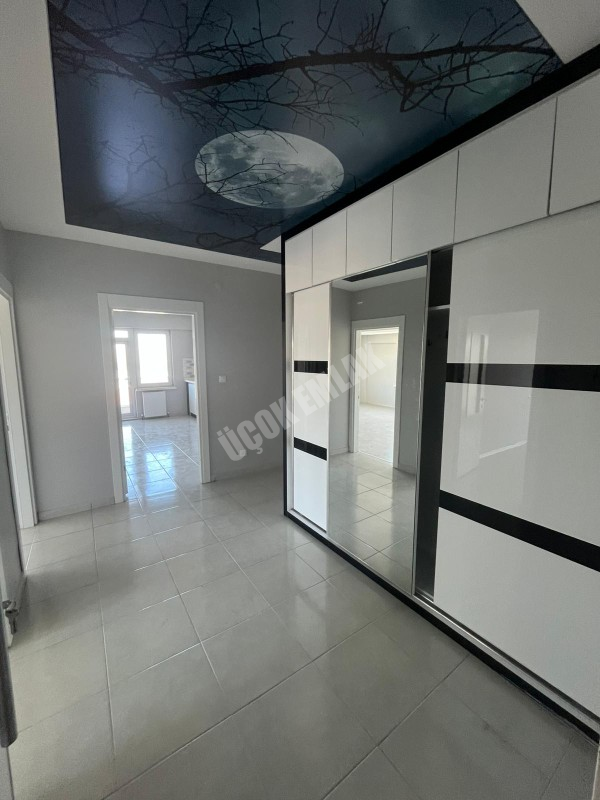 AFYON ÜÇOK EMLAKTAN SÜLÜN BLD YOL ÜZERİ 3+1 LÜX GENİŞ SATILIK DAİRE