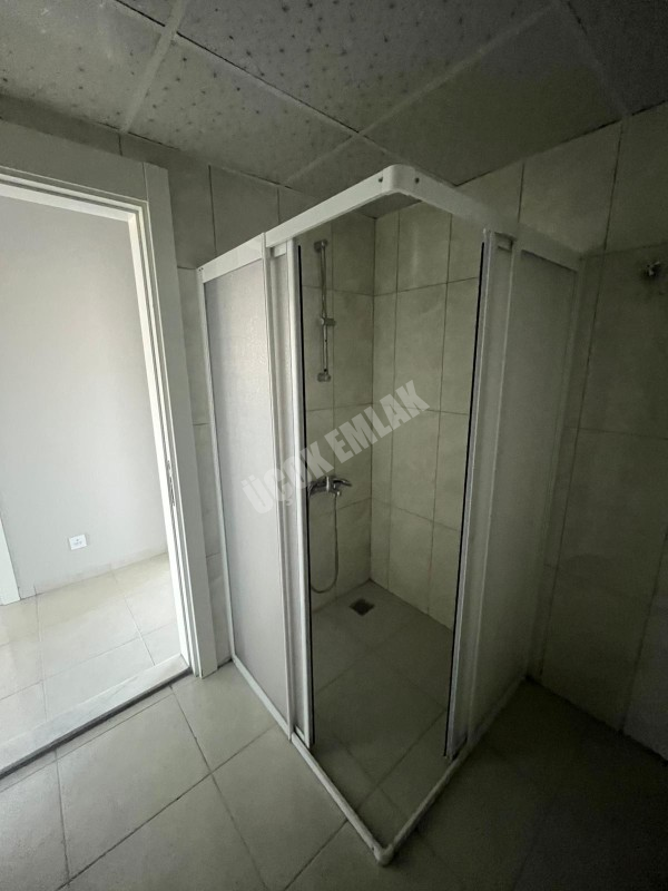 AFYON ÜÇOK EMLAKTAN SÜLÜN BLD YOL ÜZERİ 3+1 LÜX GENİŞ SATILIK DAİRE