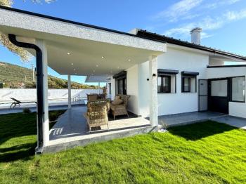 Didim'de 700 M² Arsa İçerisinde Satılık 4+ 1 Villa