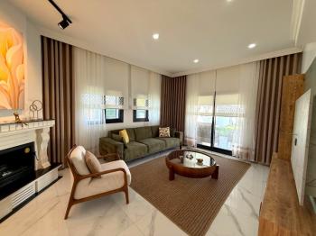 Didim'de 700 M² Arsa İçerisinde Satılık 4+ 1 Villa