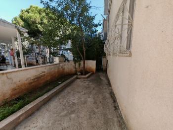 Didim Çamlık Mahallesinde Denize 250 Metre Mesafede Satılık 2+1 Eşyalı Daire