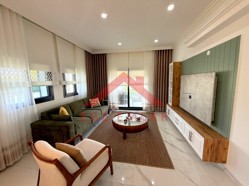 Didim'de 700 M² Arsa İçerisinde Satılık 4+ 1 Villa