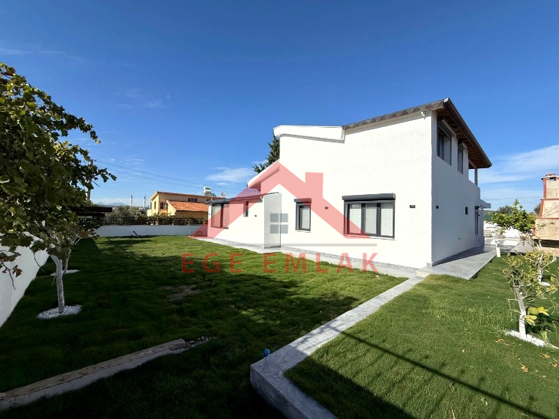 Didim'de 700 M² Arsa İçerisinde Satılık 4+ 1 Villa