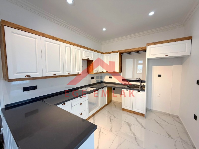 Didim'de 700 M² Arsa İçerisinde Satılık 4+ 1 Villa