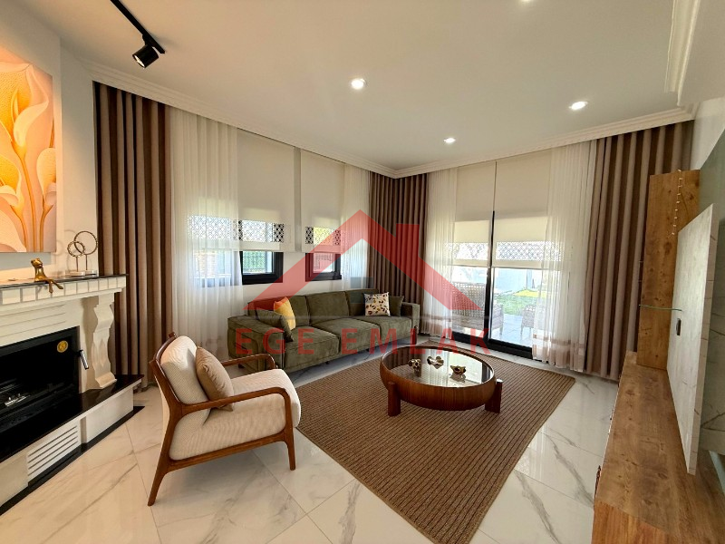 Didim'de 700 M² Arsa İçerisinde Satılık 4+ 1 Villa