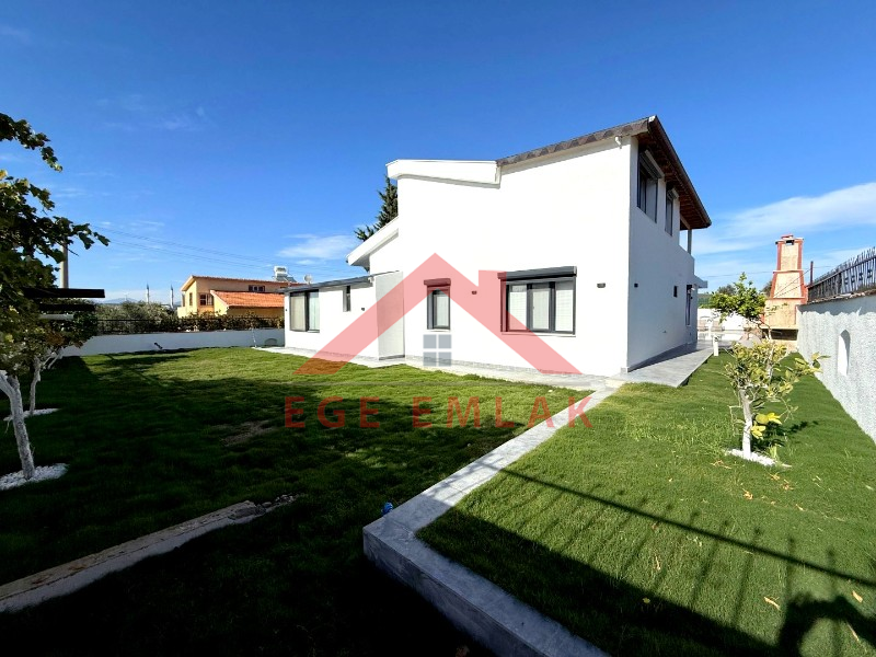 Didim'de 700 M² Arsa İçerisinde Satılık 4+ 1 Villa