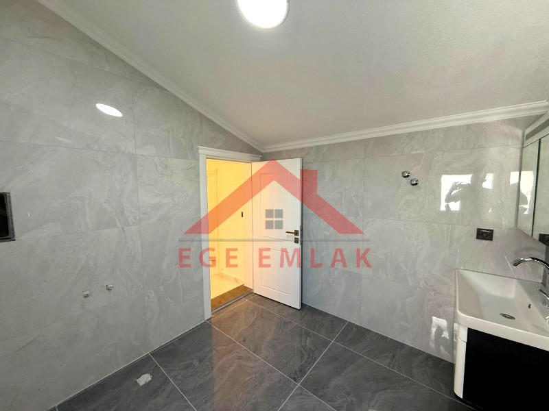 Didim'de 700 M² Arsa İçerisinde Satılık 4+ 1 Villa