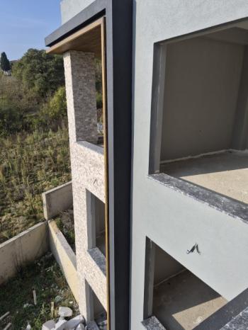 Sakaray ili Serdivanda bulunan muhteşem göl manzaralı villa