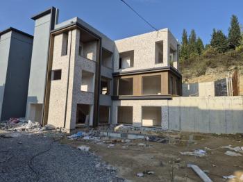 Sakaray ili Serdivanda bulunan muhteşem göl manzaralı villa